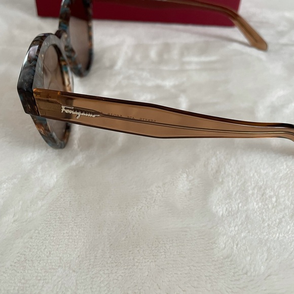 Salvatore Ferragamo Modified Cat Eye Sunglasses - Picture 6 of 9